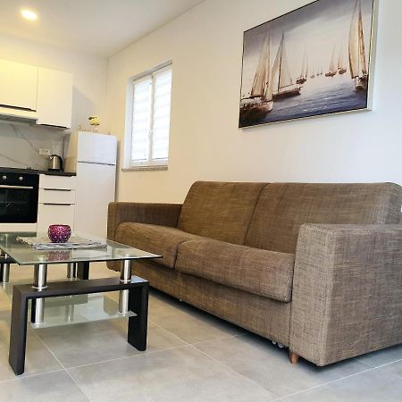Sea Star Apartments Pjescana Uvala Ngoại thất bức ảnh