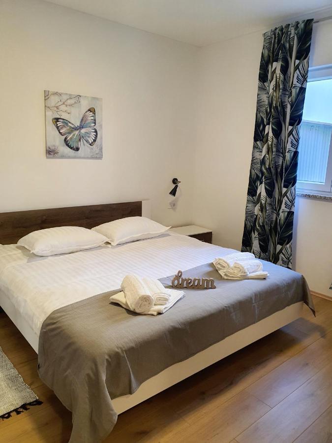 Sea Star Apartments Pjescana Uvala Ngoại thất bức ảnh