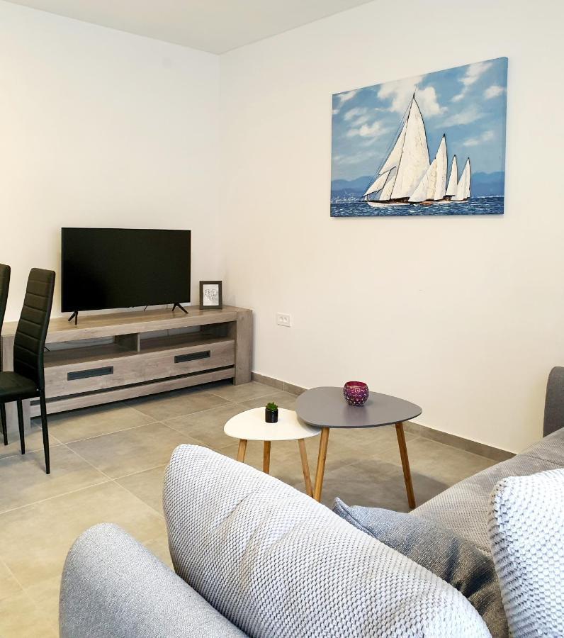 Sea Star Apartments Pjescana Uvala Ngoại thất bức ảnh