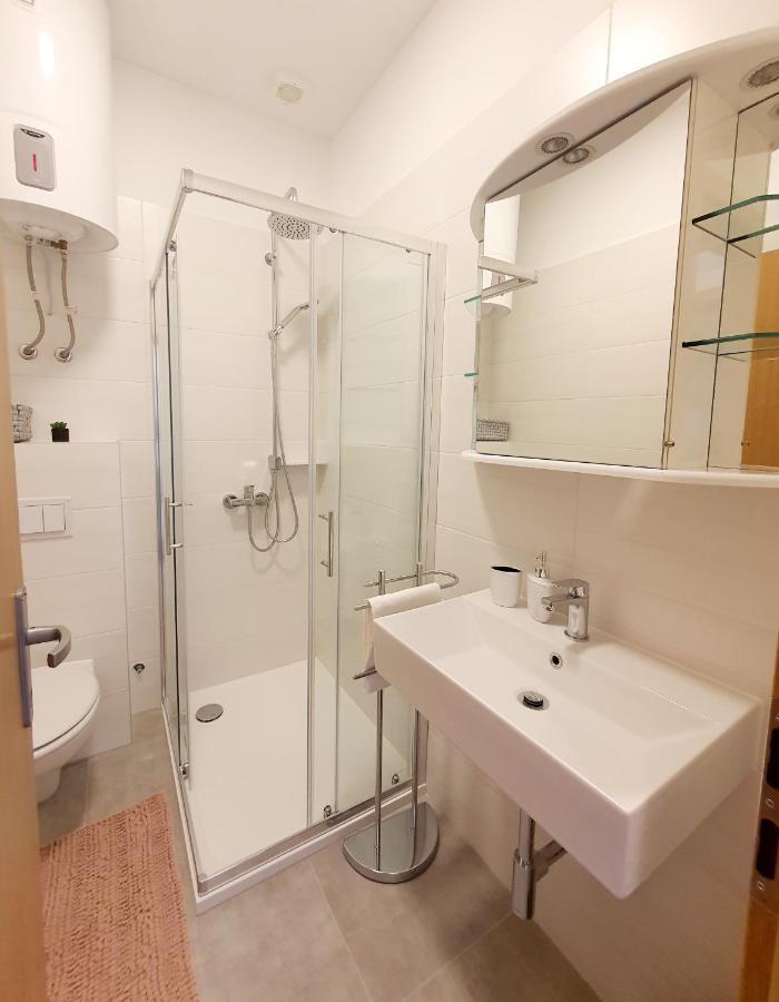 Sea Star Apartments Pjescana Uvala Ngoại thất bức ảnh